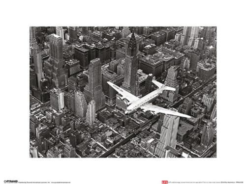 Reproducción de arte Time Life Dc 4 Over Manhattan 40x30cm Pyramid PPR44038 | Yourdecoration.es