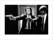 Pyramid Pulp Fiction Black and White Guns Reproducción de arte 60x80cm | Yourdecoration.es